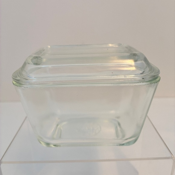 Pyrex Clear Glass Mini Covered Casserole 810 & Refrigerator Dish 501-B - Picture 5 of 8